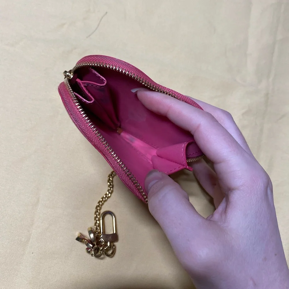 Louis Vuitton heart coin purse - Picture 14 of 16